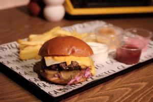 CHEESE BURGER