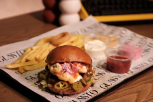 HOT BOSS ( ACILI ) BURGER