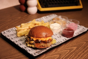 SWEET CHİLİ BURGER 